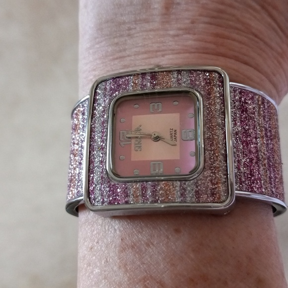 2 Strada Cuff Women's Watches. - Picture 5 of 7